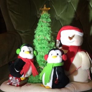 Vintage Holiday Christmas Si nging zpenguins & Snowman By Hallmark